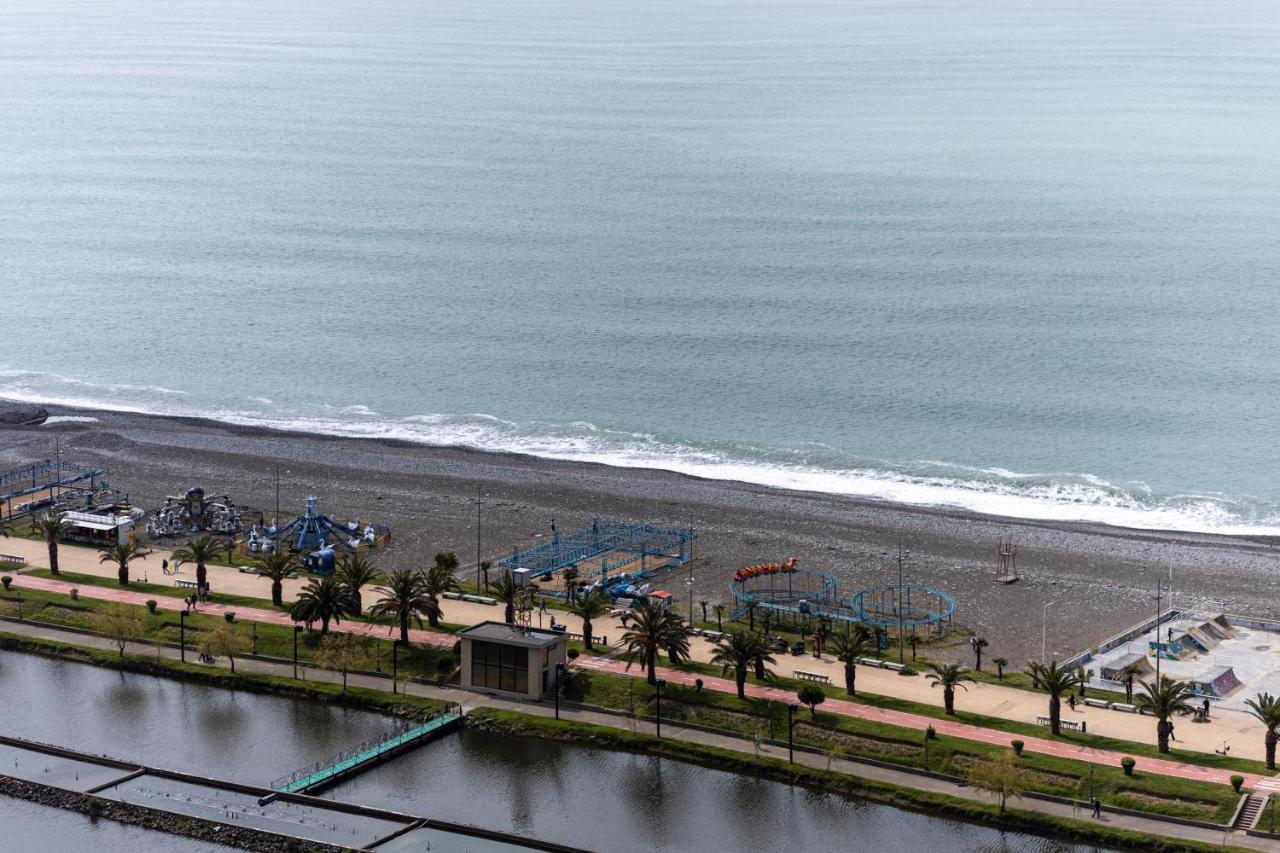 Sea Breeze In Batumi公寓 外观 照片